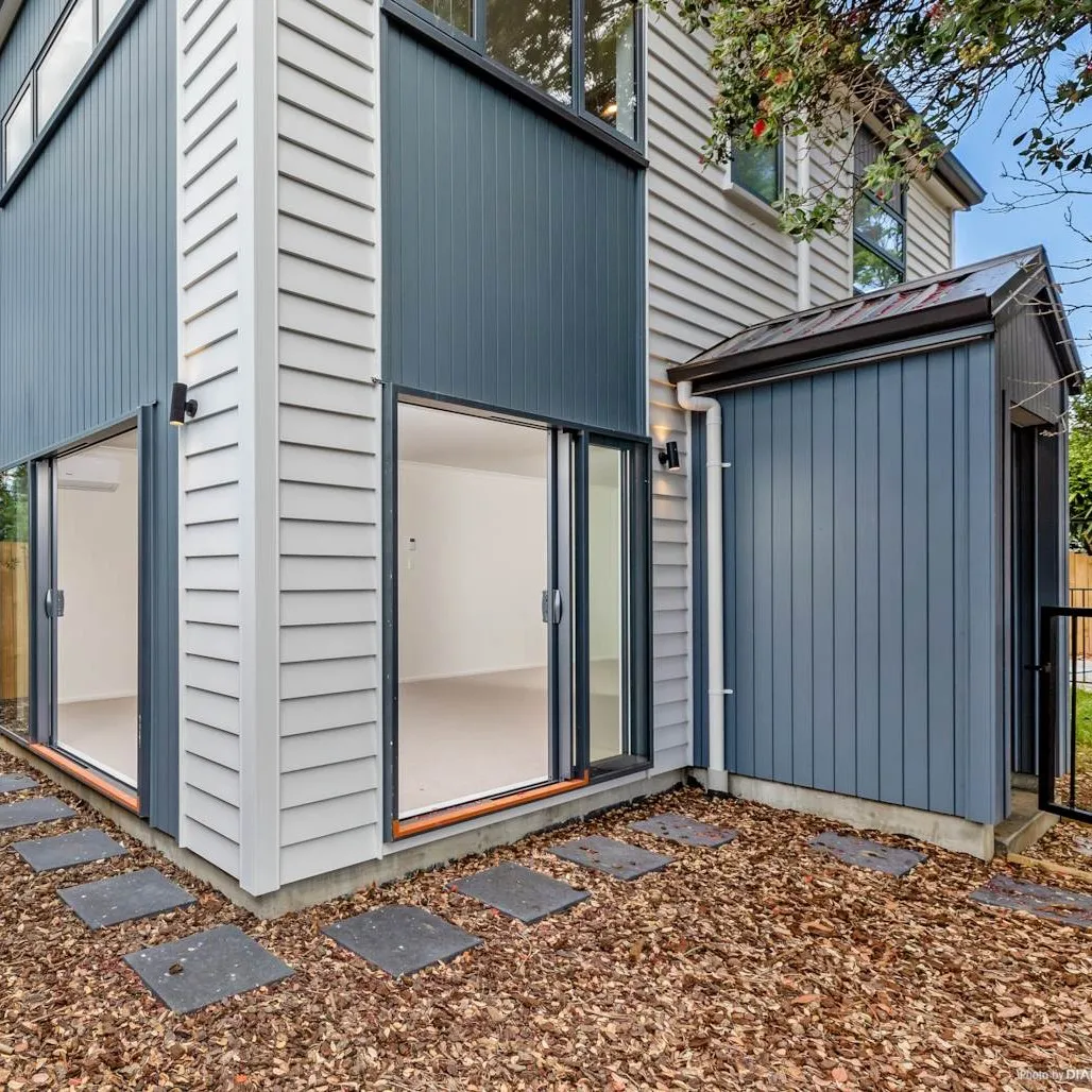 Waddell Avenue — Point England